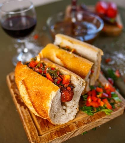 Choripan con chimichurri